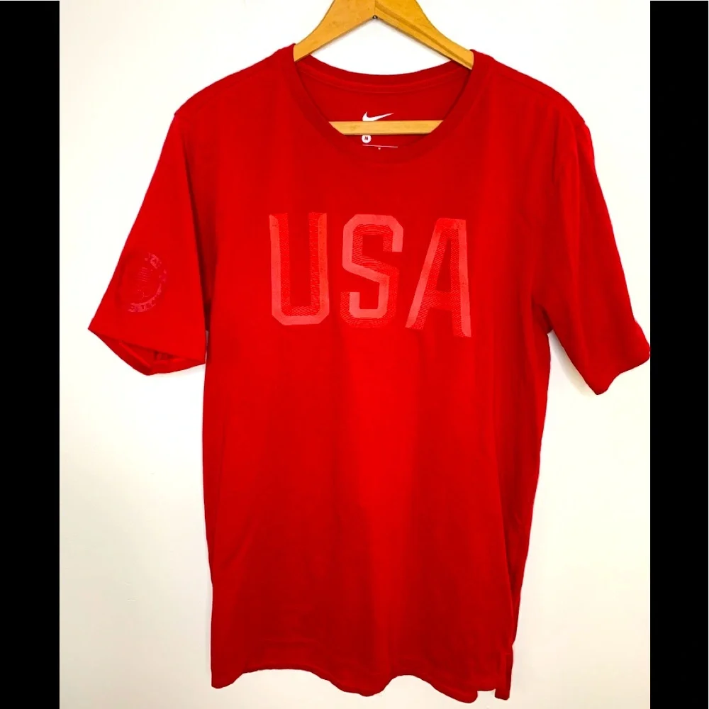 Nike Mens Medium Dri Fit Tee Red USA Spellout Olympic Team